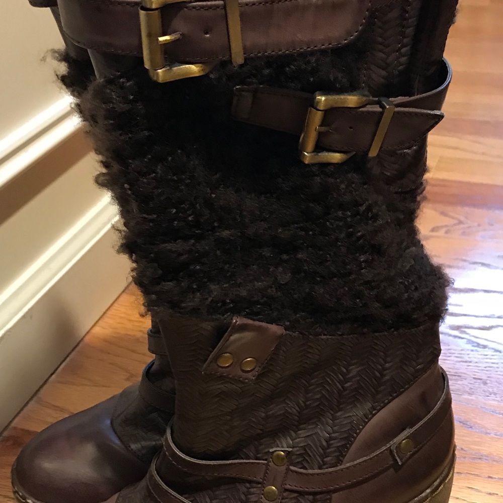Boot - Picture 2 of 4
